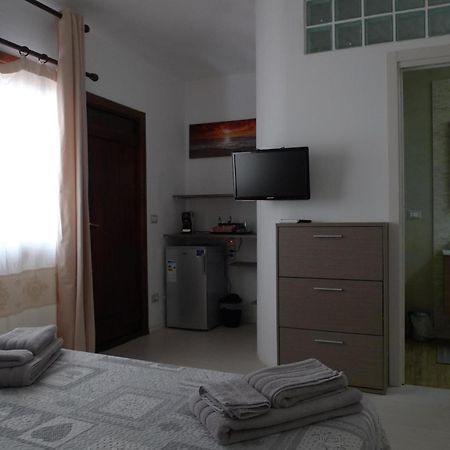 Villaggio Est Affittacamere San Teodoro  Pokoj fotografie