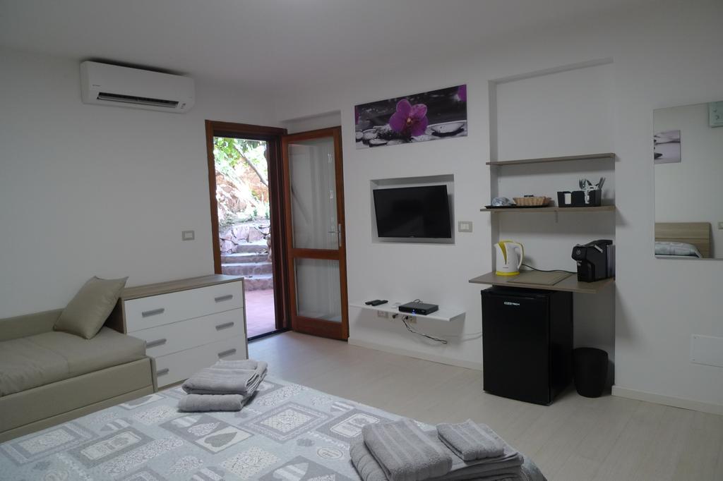 Villaggio Est Affittacamere San Teodoro  Exteriér fotografie