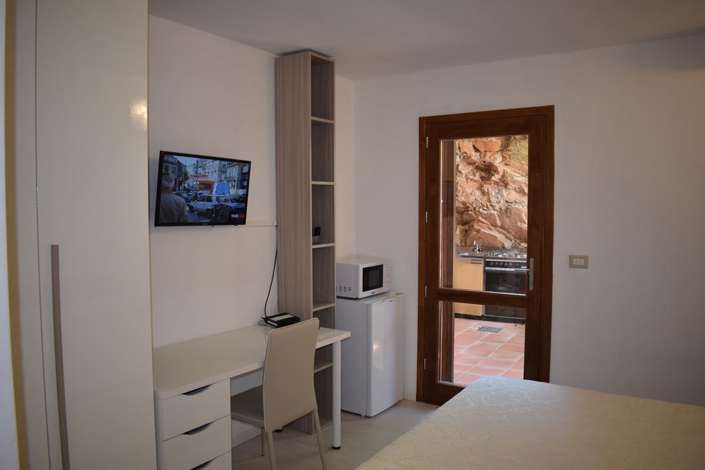 Villaggio Est Affittacamere San Teodoro  Exteriér fotografie
